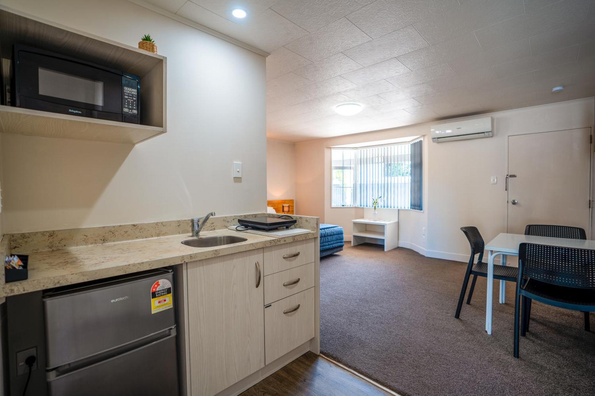 Colonial On Gladstone Motel Gisborne Bagian luar foto