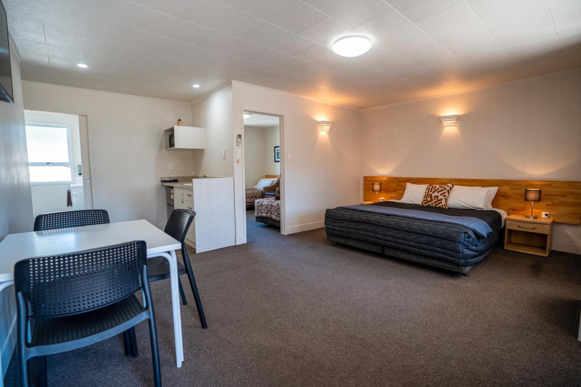 Colonial On Gladstone Motel Gisborne Bagian luar foto