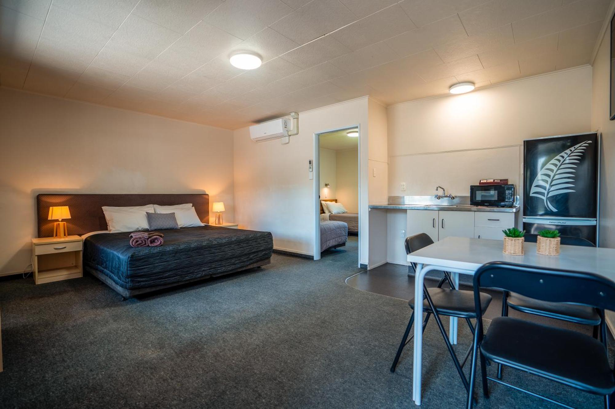 Colonial On Gladstone Motel Gisborne Bagian luar foto