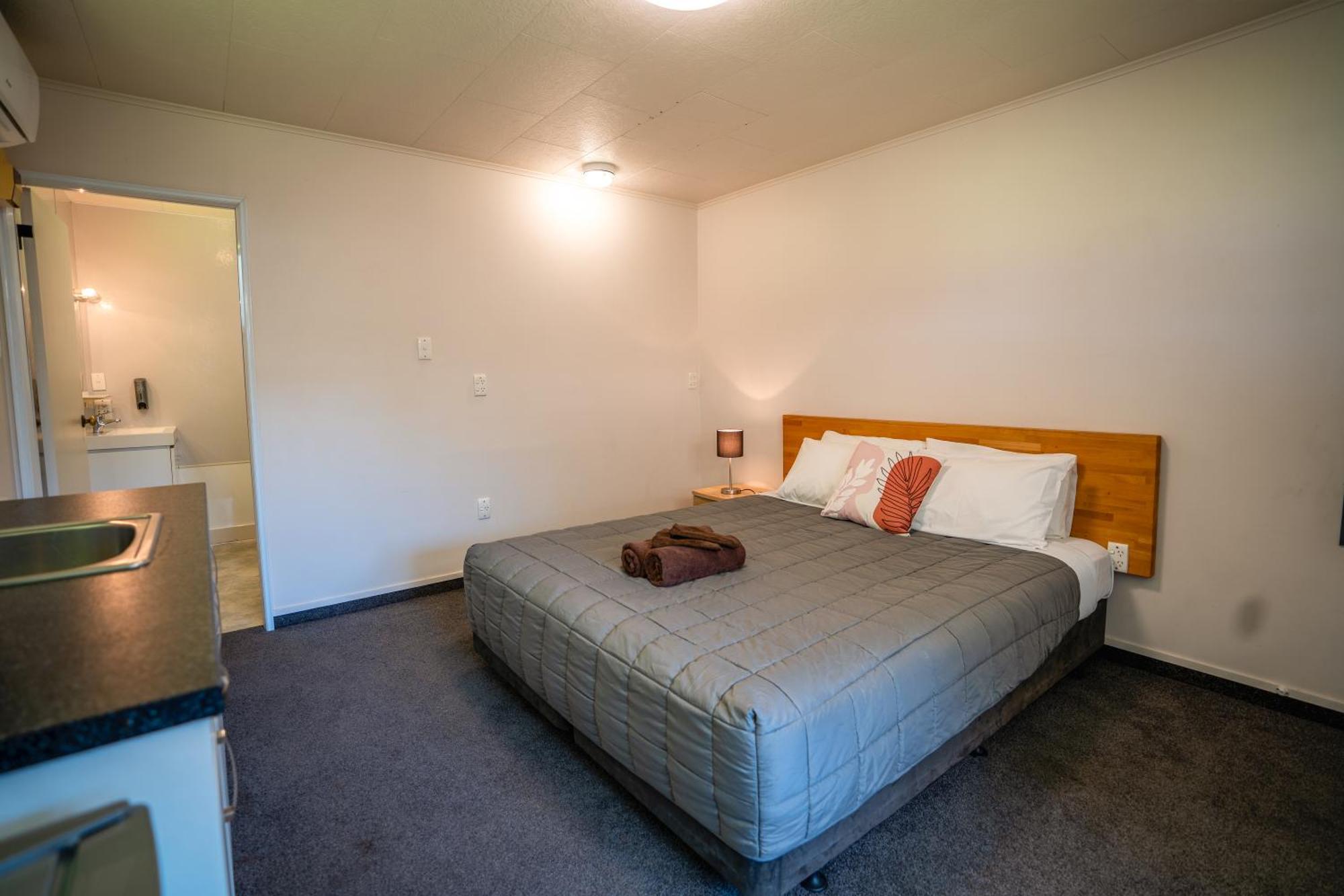 Colonial On Gladstone Motel Gisborne Bagian luar foto