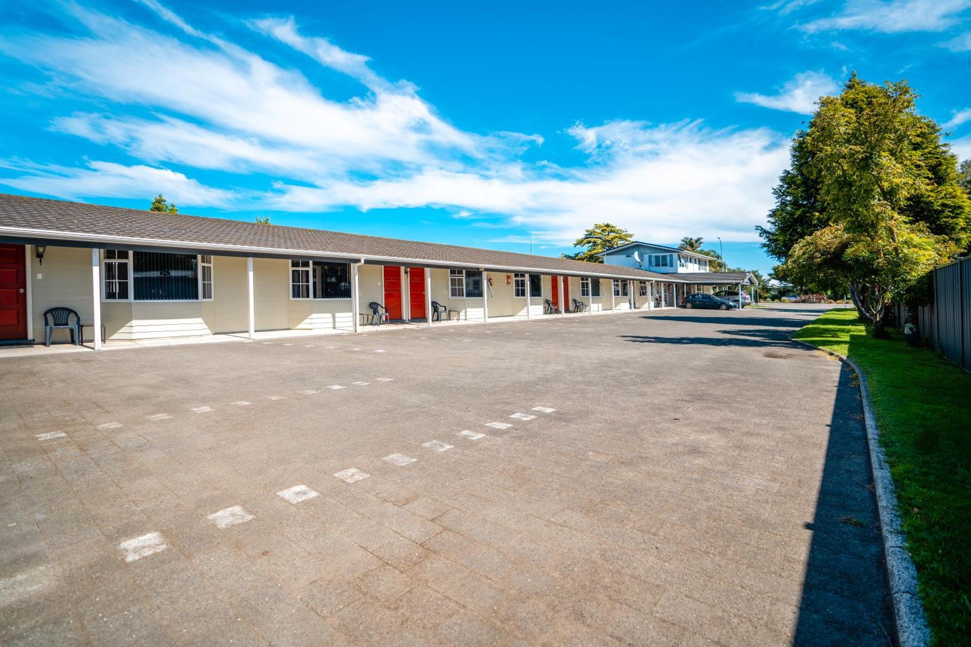 Colonial On Gladstone Motel Gisborne Bagian luar foto
