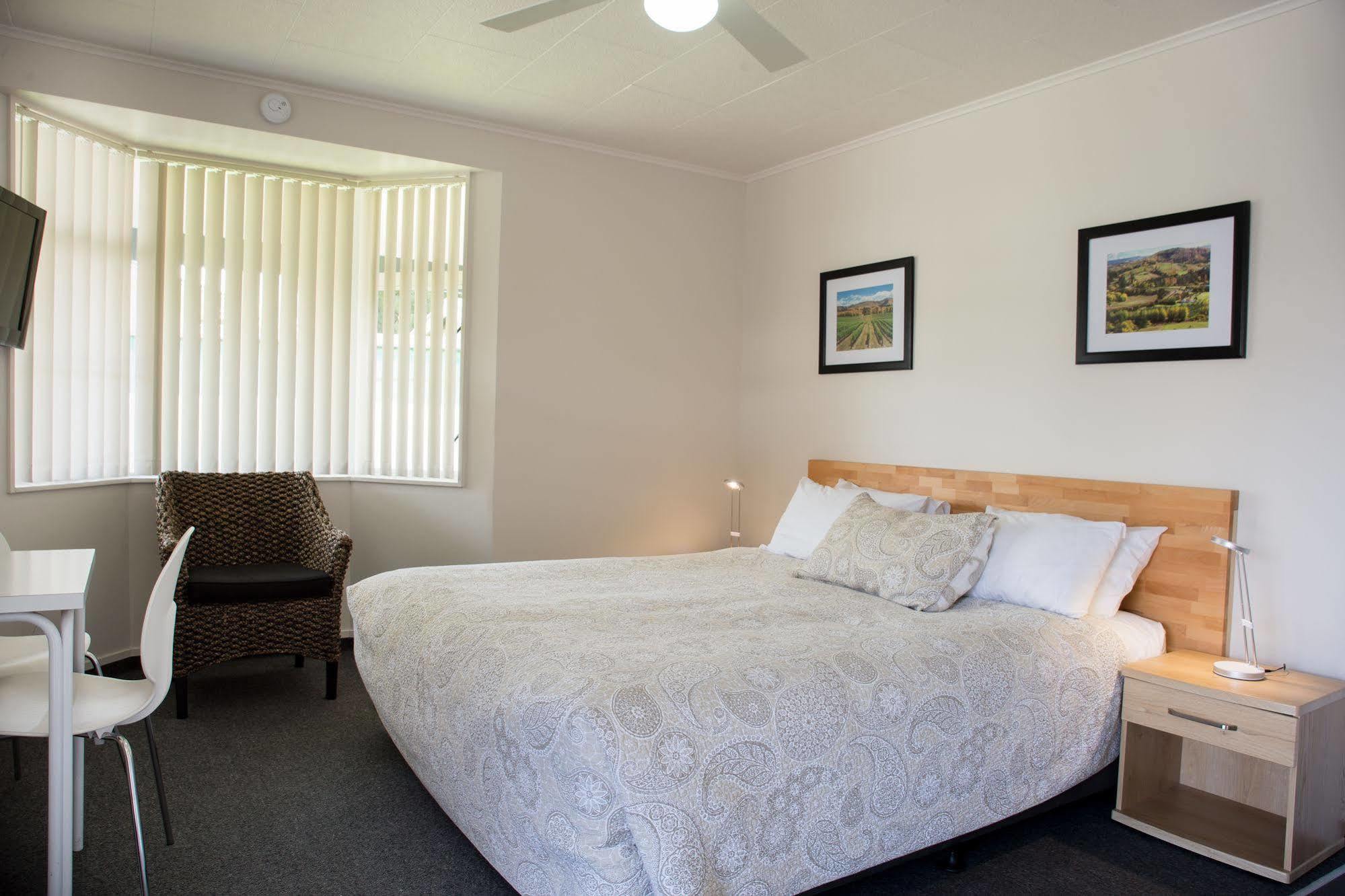 Colonial On Gladstone Motel Gisborne Bagian luar foto