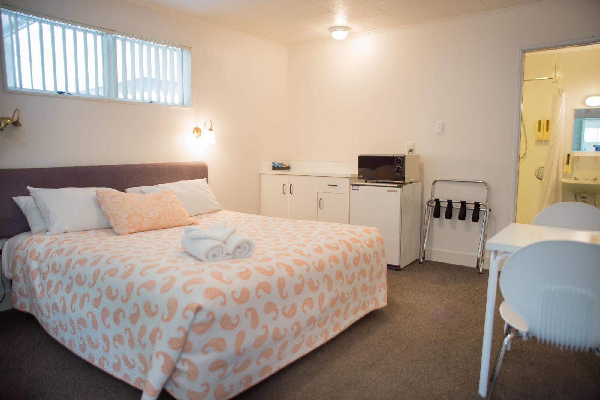 Colonial On Gladstone Motel Gisborne Bagian luar foto