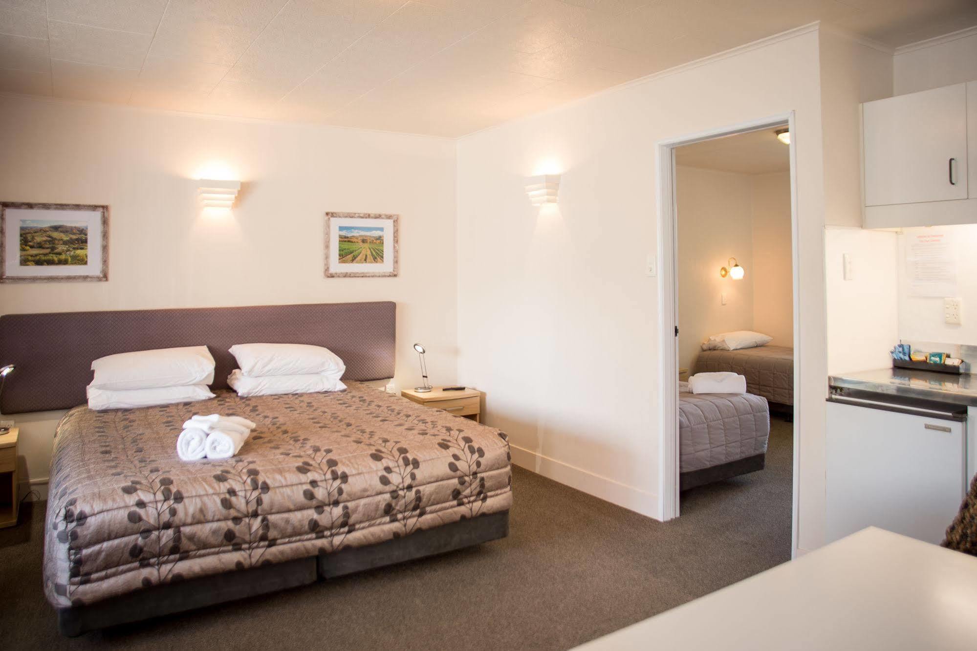 Colonial On Gladstone Motel Gisborne Bagian luar foto