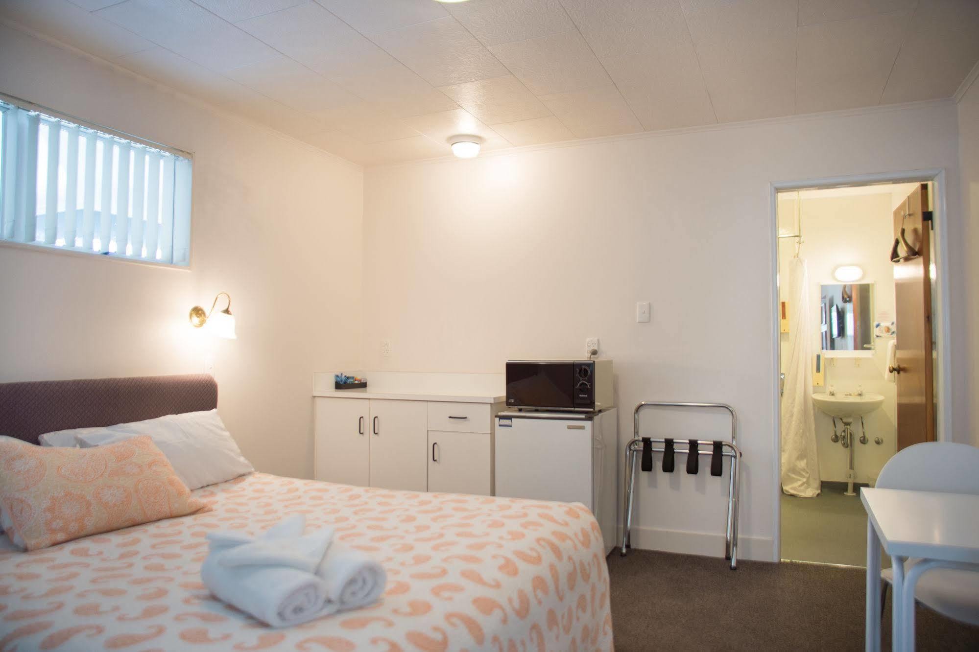 Colonial On Gladstone Motel Gisborne Bagian luar foto